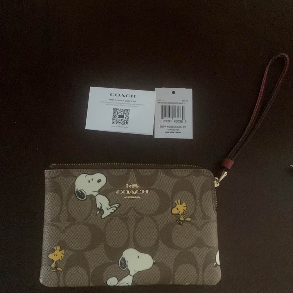 Coach snoopy wristlet